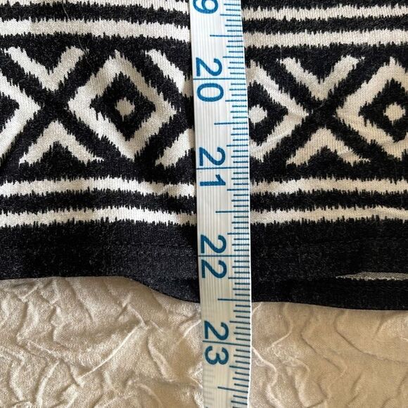 Max Studio Womens Pencil Straight Skirt Abstract Mini Stretch Black White XL - Picture 7 of 7